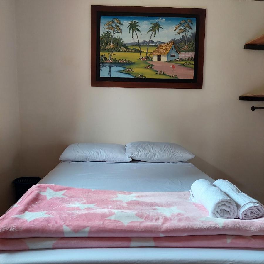Hostal La Pijarana Саленто Екстериор снимка