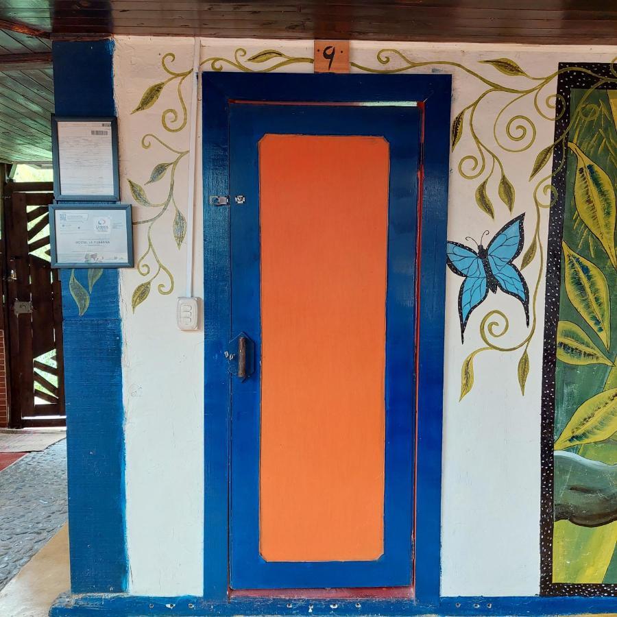 Hostal La Pijarana Саленто Екстериор снимка